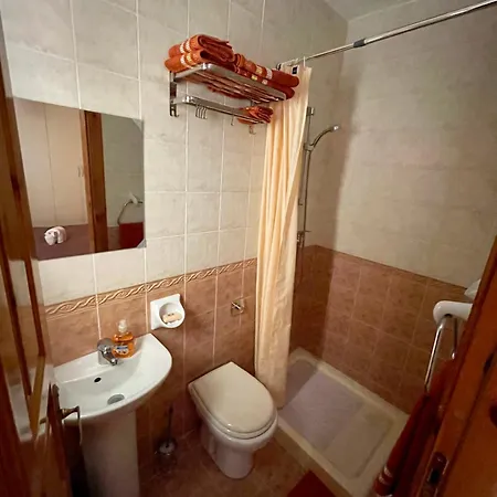 Regent Court - 3 Bedroom Within Walking Distance From Seafront *