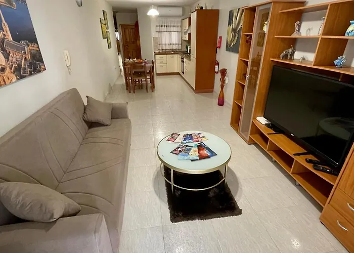 Regent Court - 3 Bedroom Within Walking Distance From Seafront * St. Paul's Bay