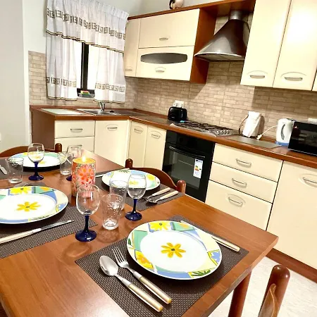 Apartment Regent Court - 3 Bedroom Within Walking Distance From Seafront *