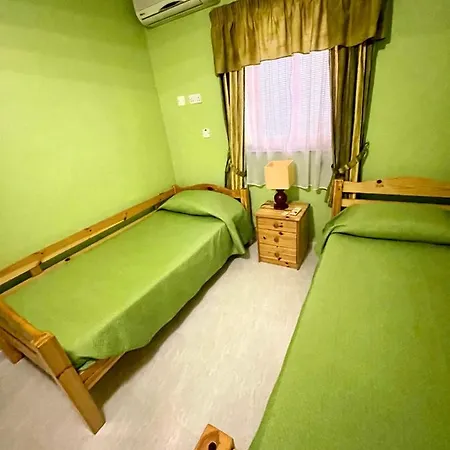 Apartment Regent Court - 3 Bedroom Within Walking Distance From Seafront St. Paul's Bay
