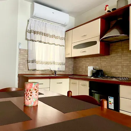 Regent Court - 3 Bedroom Within Walking Distance From Seafront St. Paul's Bay