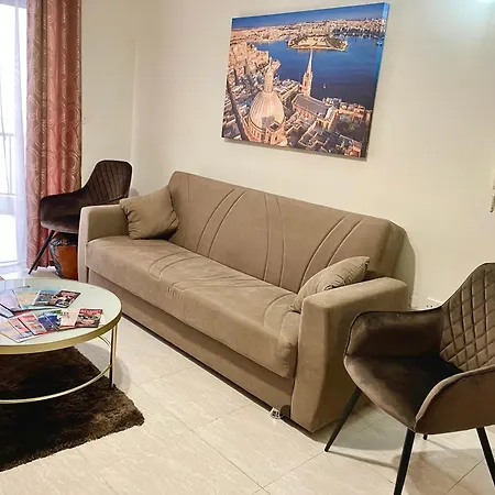 Regent Court - 3 Bedroom Within Walking Distance From Seafront St. Paul's Bay