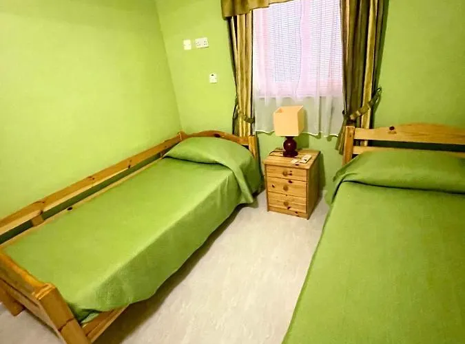 Apartment Regent Court - 3 Bedroom Within Walking Distance From Seafront St. Paul's Bay