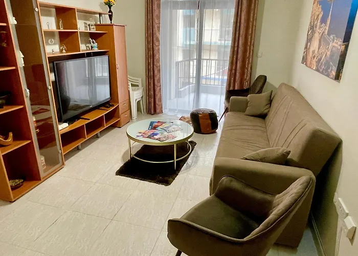 Apartment Regent Court - 3 Bedroom Within Walking Distance From Seafront St. Paul's Bay