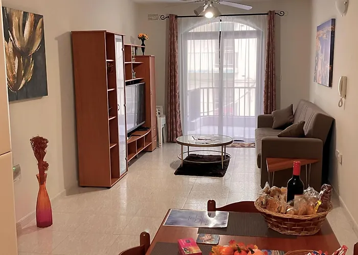 Apartment Regent Court - 3 Bedroom Within Walking Distance From Seafront St. Paul's Bay