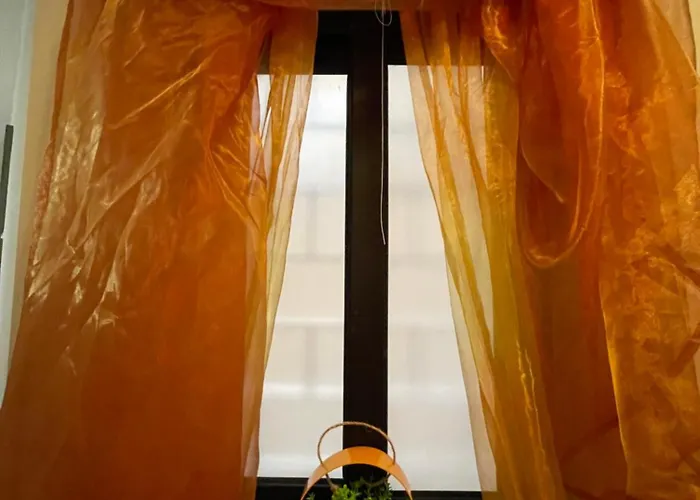 Regent Court - 3 Bedroom Within Walking Distance From Seafront *