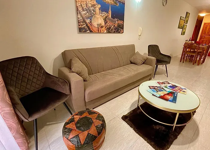 Regent Court - 3 Bedroom Within Walking Distance From Seafront